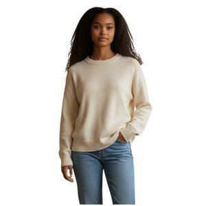 Cashmere Club Monaco business casual long sleeve sweater